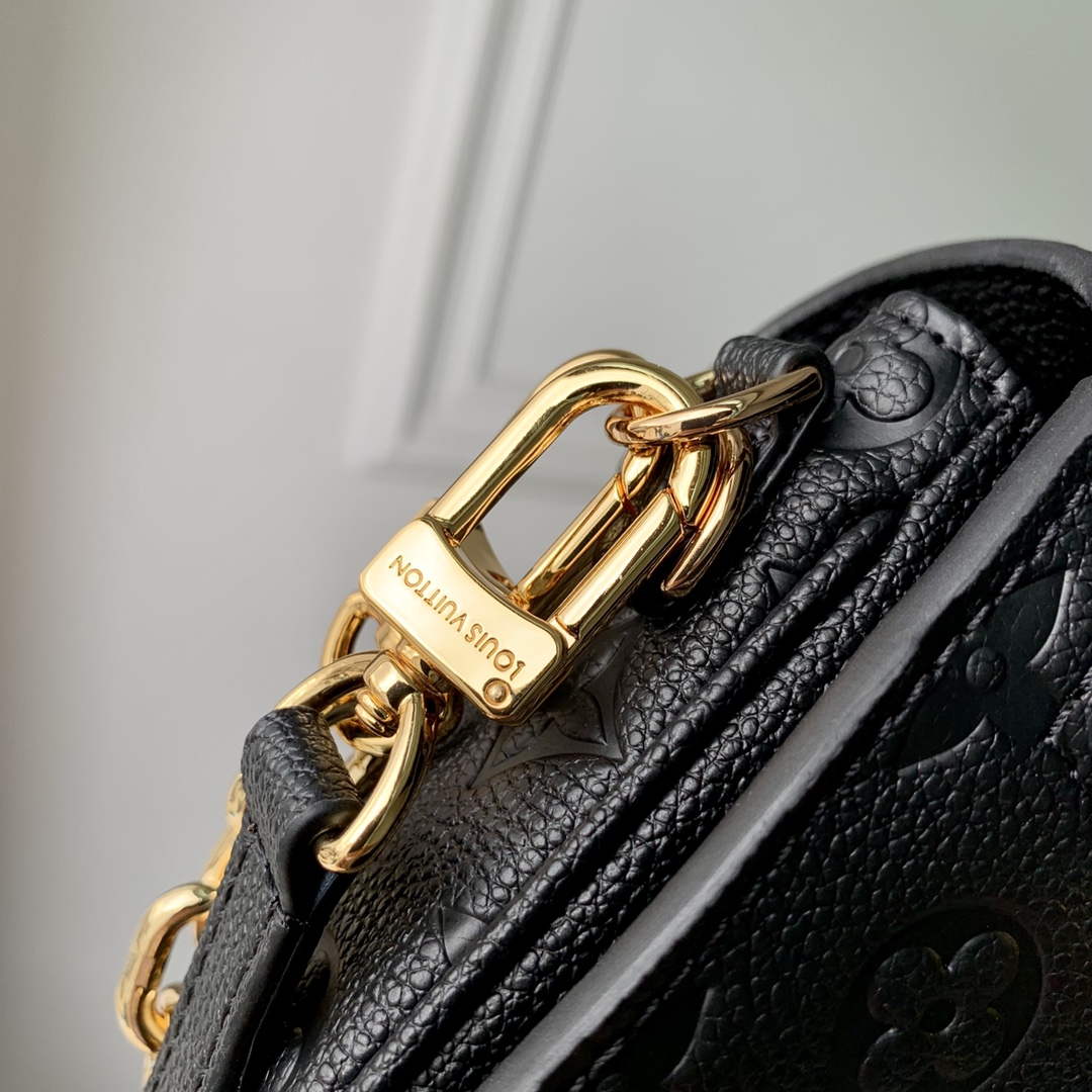 Lv M Louis Vuitton Pochette M Tis East West Handbag Black