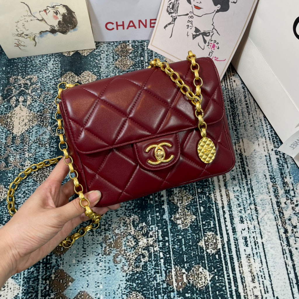 chanel burgundy flap bag