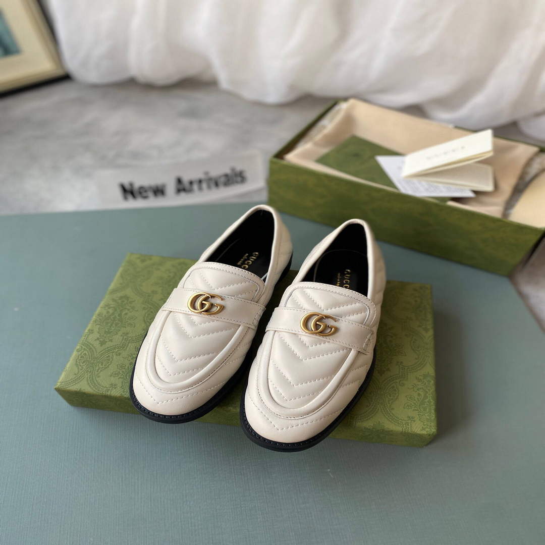 sepatu loafers gucci