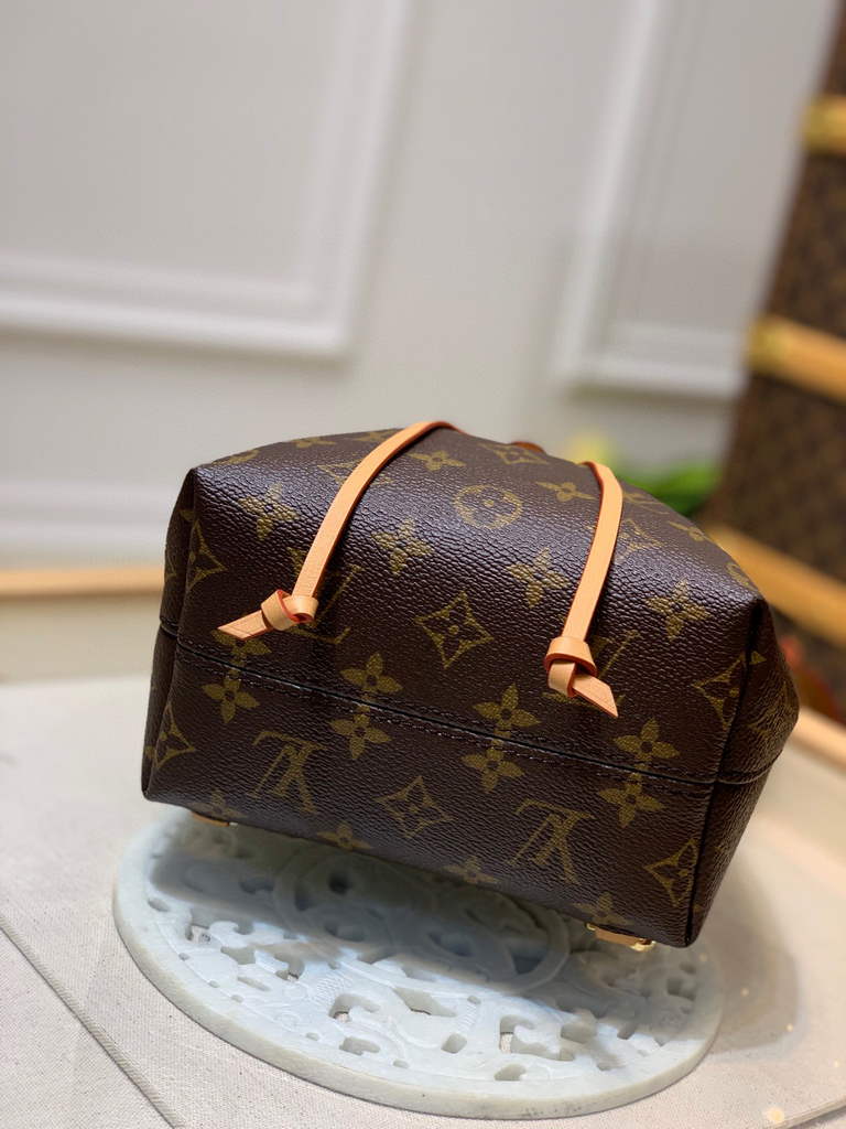 Louis Vuitton M45502 LV M45516 Montsouris BB Monogram | Wholesales High ...