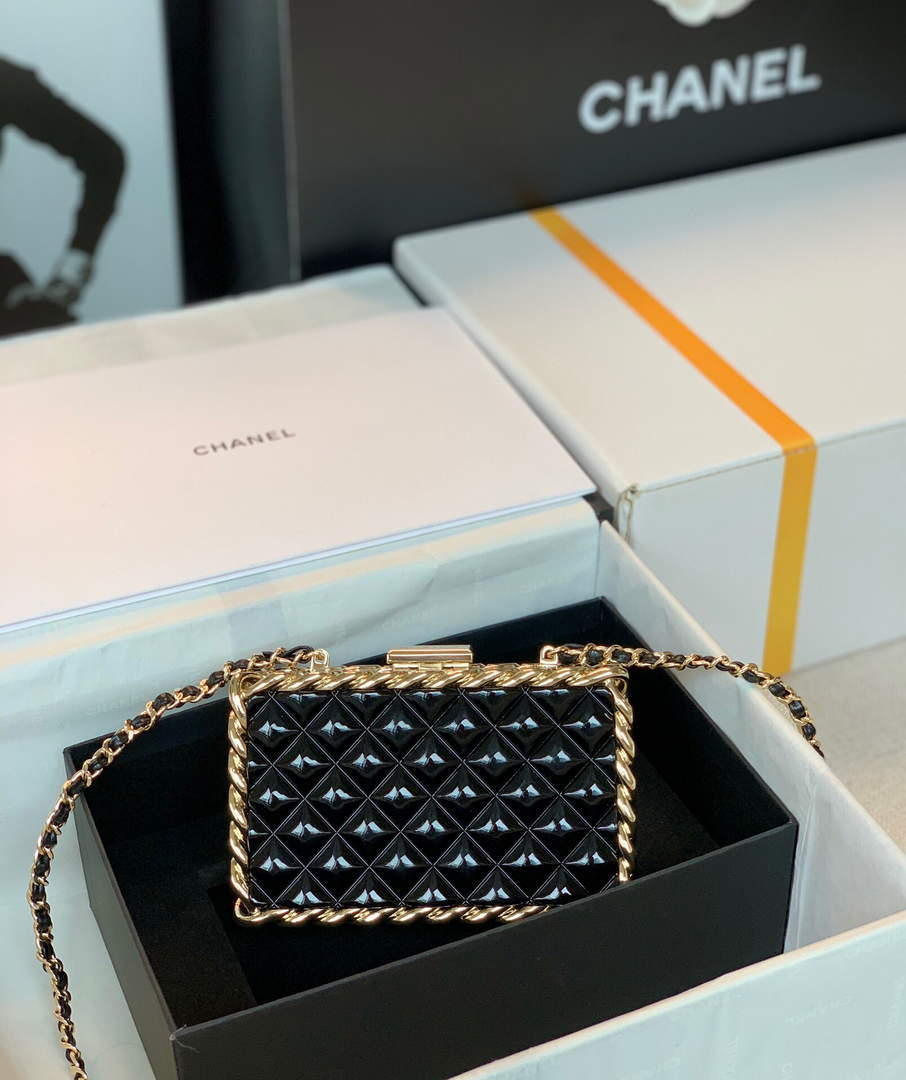 chanel clutch box