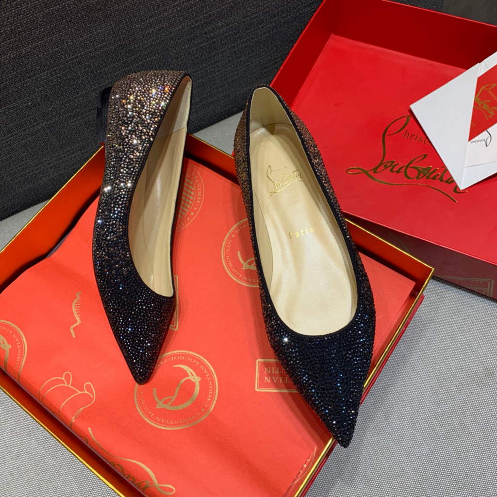 christian-louboutin-1190012-kate-strass-cl3900025-074-luxibags.ru