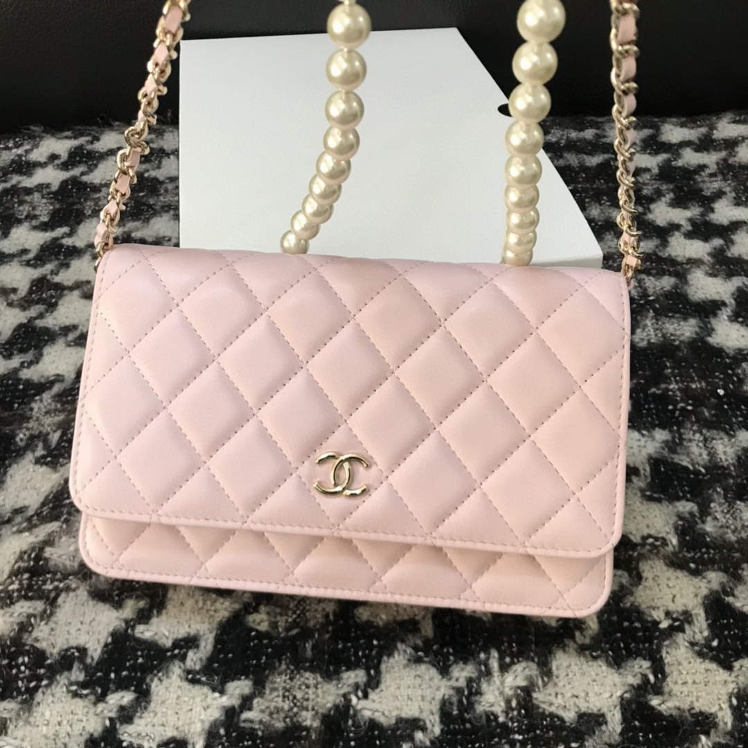 chanel-a68052-wallet-on-chain-bag-lambskin-imitation-pearls-gold-pink-009-luxibags.ru