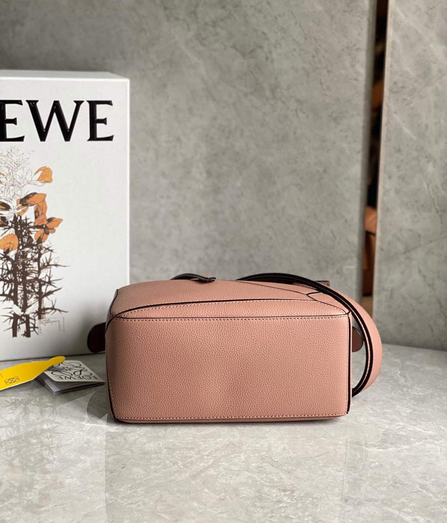 loewe-a510s21x67-small-puzzle-bag-in-soft-grained-calfskin-dark-blush-05-luxibags.ru