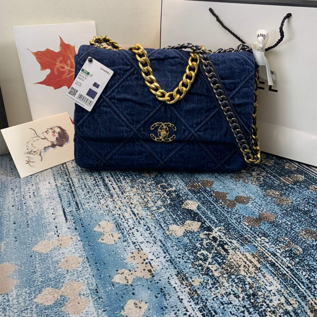 navy chanel 19