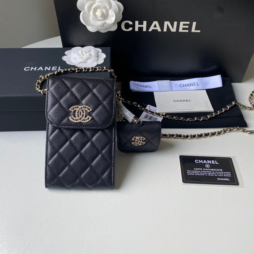 Chanel Phone Airpods Pro Case With Chain Grained Shiny AP2740 Black