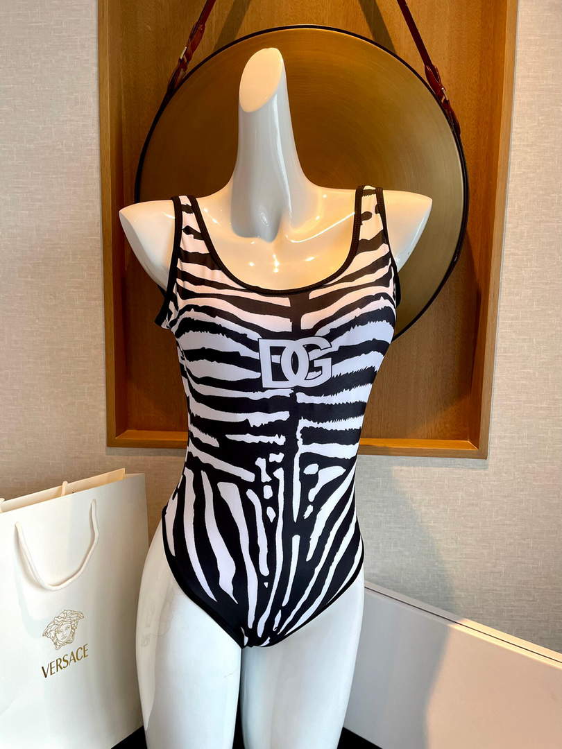 Louis Vuitton Mahina monogram one-piece swimsuit (1A9N6M)