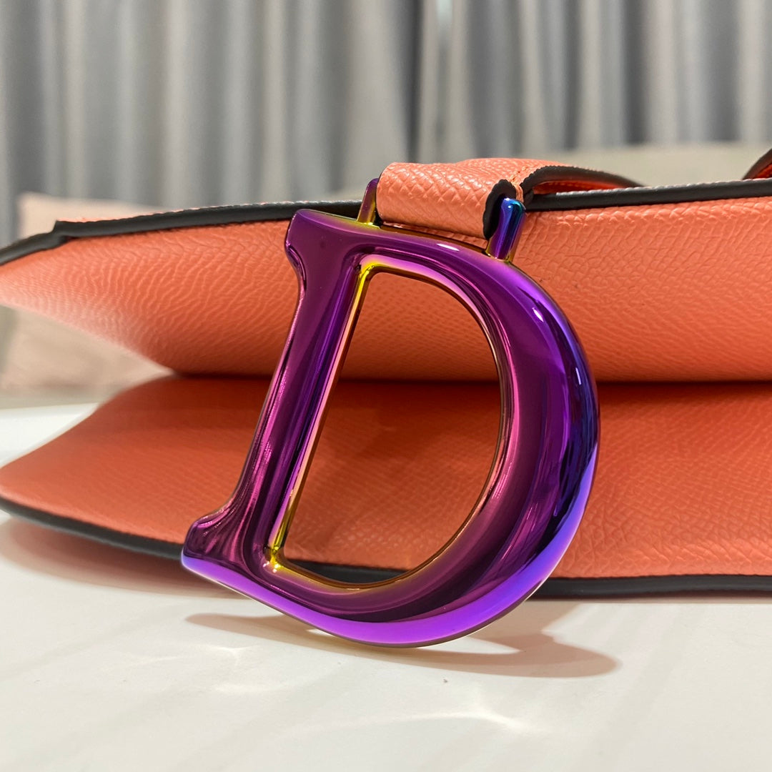 dior-m0446-dior-saddle-bag-orange-grained-calfskin-purple-logo-006-luxibags.ru
