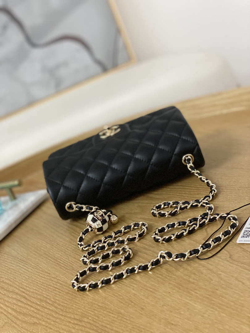 chanel-a01113-flap-handbag-classic-bag-black-lambskin-gold-with-ball-005-luxibags.ru