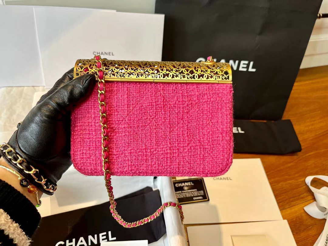 chanel-as2535-mini-evening-bag-wool-tweed-gold-tone-metal-rose-red-006-luxibags.ru