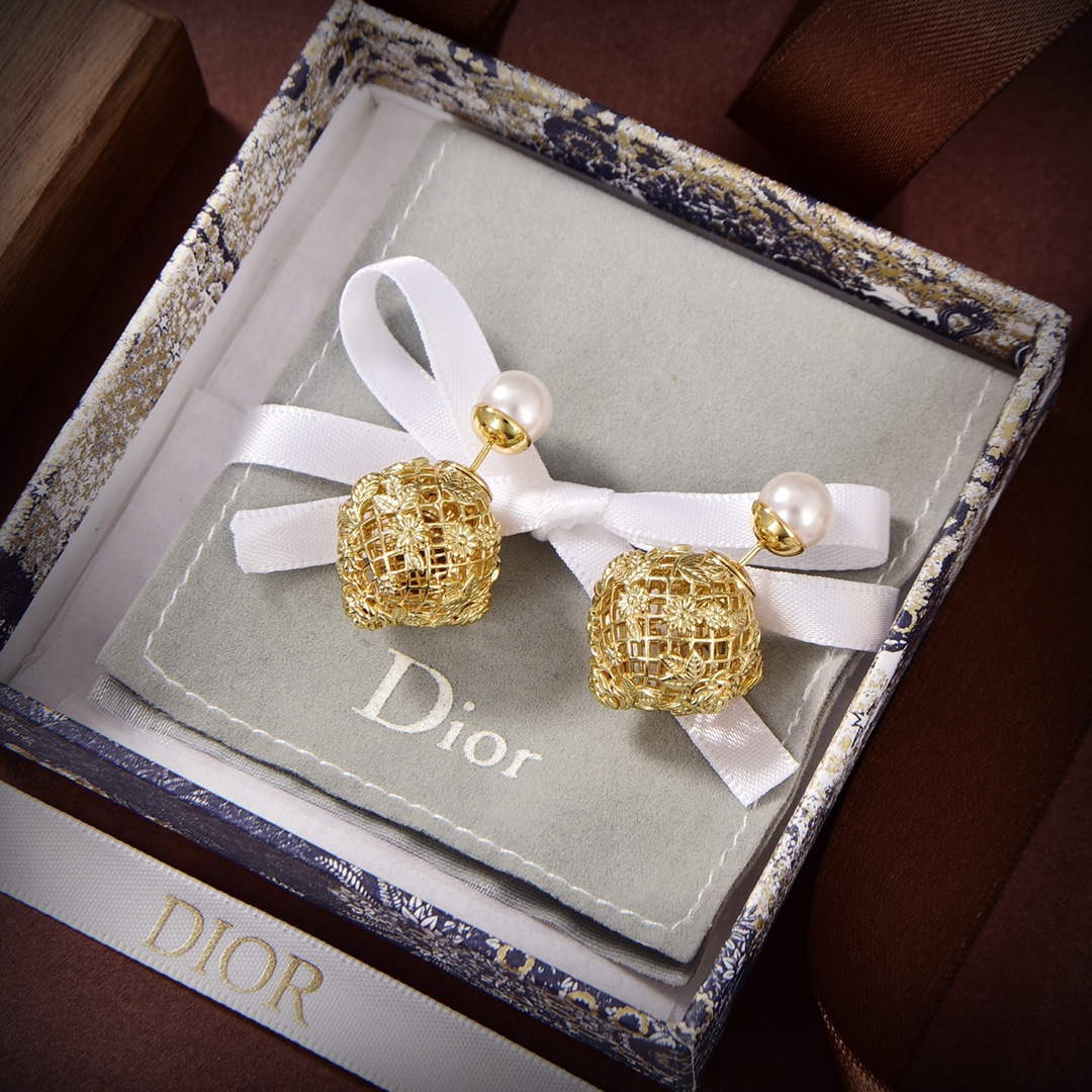 dior-e2086womrs-dior-tribales-earrings-d99203-1-luxibags.ru