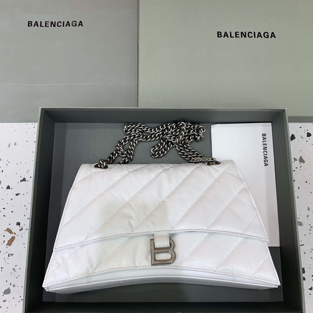 balenciaga-716393210i-crush-medium-chain-bag-in-white-crushed-calfskin-aged-silver-001-luxibags.ru