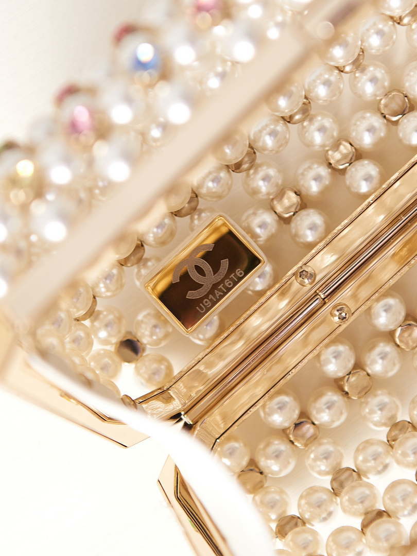 chanel-as3771-evening-bag-imitation-pearls-gold-tone-metal-transparent-multicolour-006-luxibags.ru