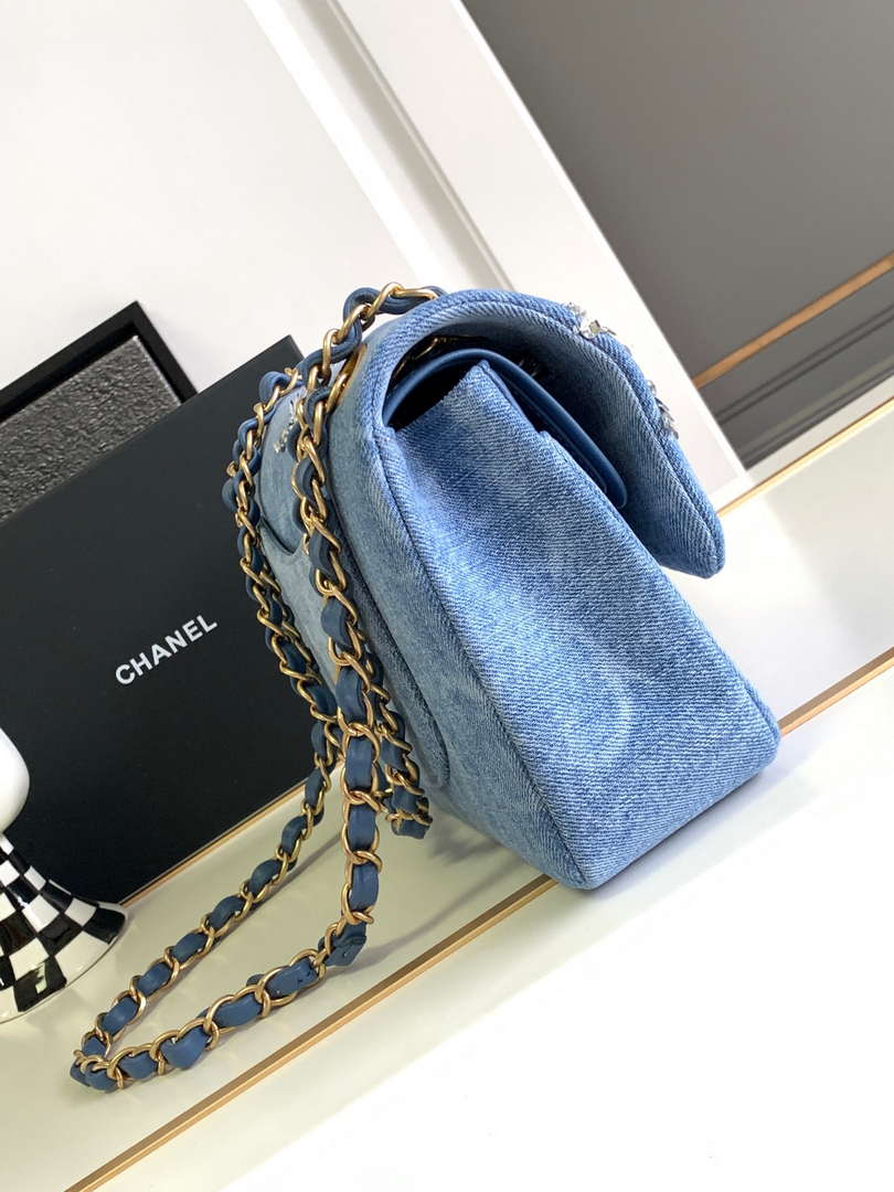chanel-a01112-flap-classic-handbag-blue-denim-beaded-sequin-bag-02-luxibags.ru