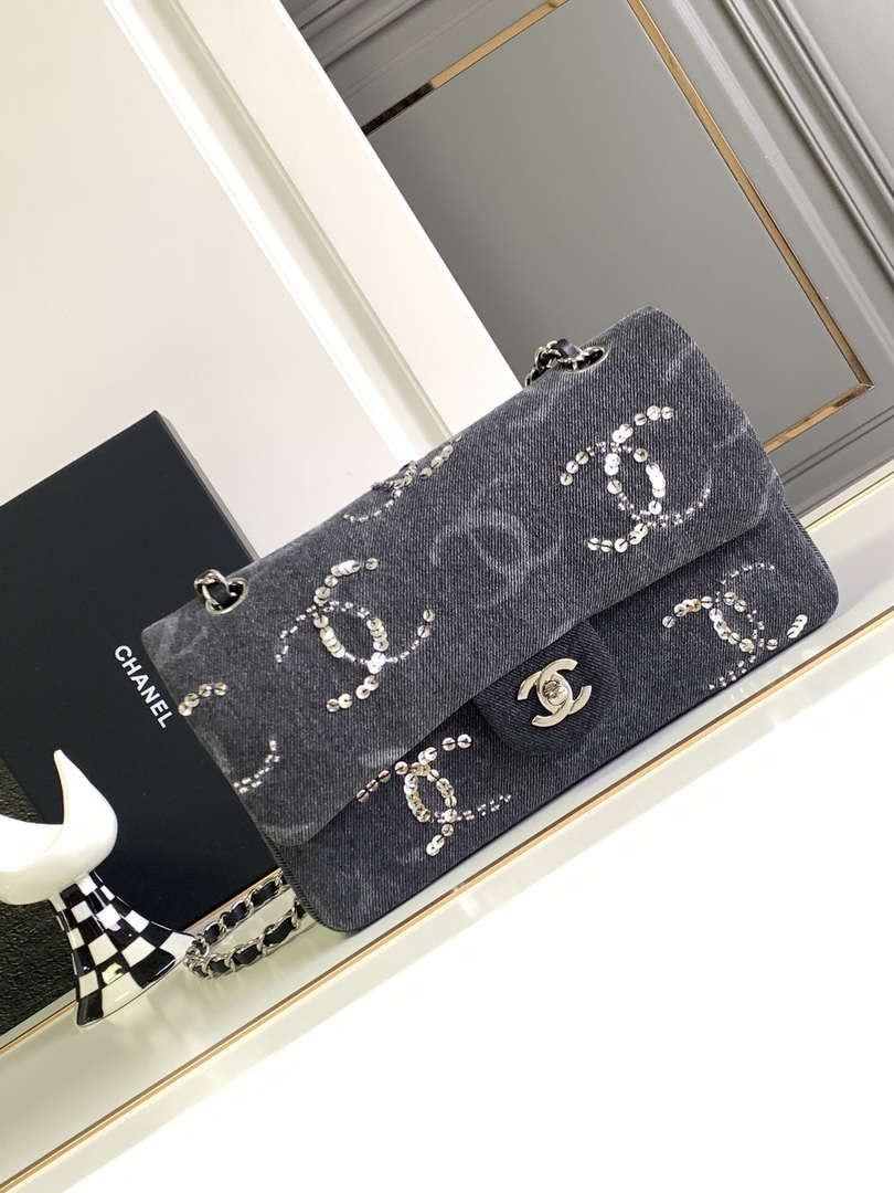 chanel-a01112-flap-classic-handbag-gray-denim-beaded-sequin-bag-01-luxibags.ru