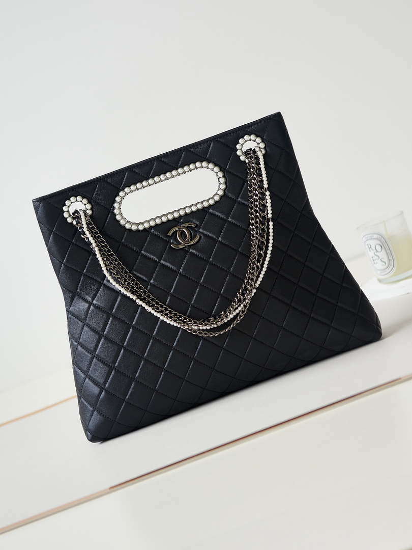 chanel-as4222-shopping-bag-aged-shiny-lambskin-crystal-pearls-black-metal-black-001-luxibags.ru