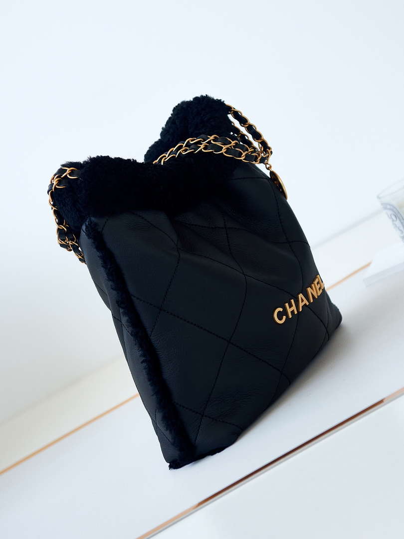 chanel-22-as3260-small-handbag-black-calfskin-wiht-black-wool-gold-001-luxibags.ru