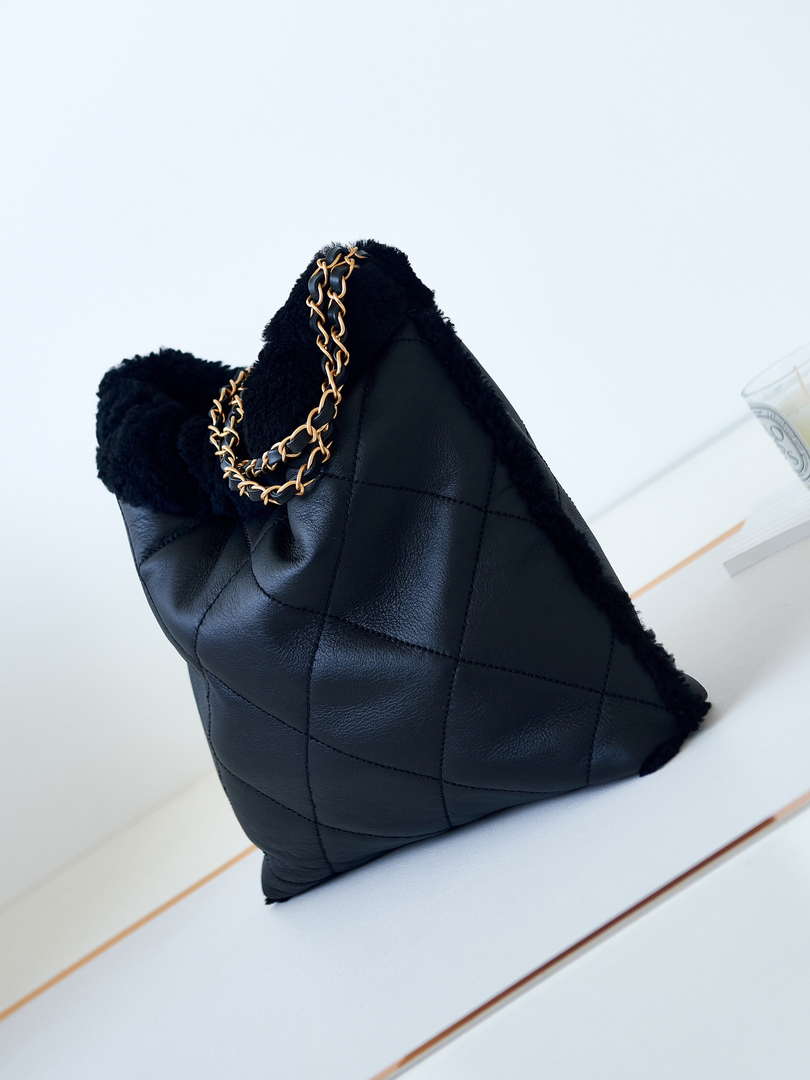 chanel-22-as3260-small-handbag-black-calfskin-wiht-black-wool-gold-002-luxibags.ru