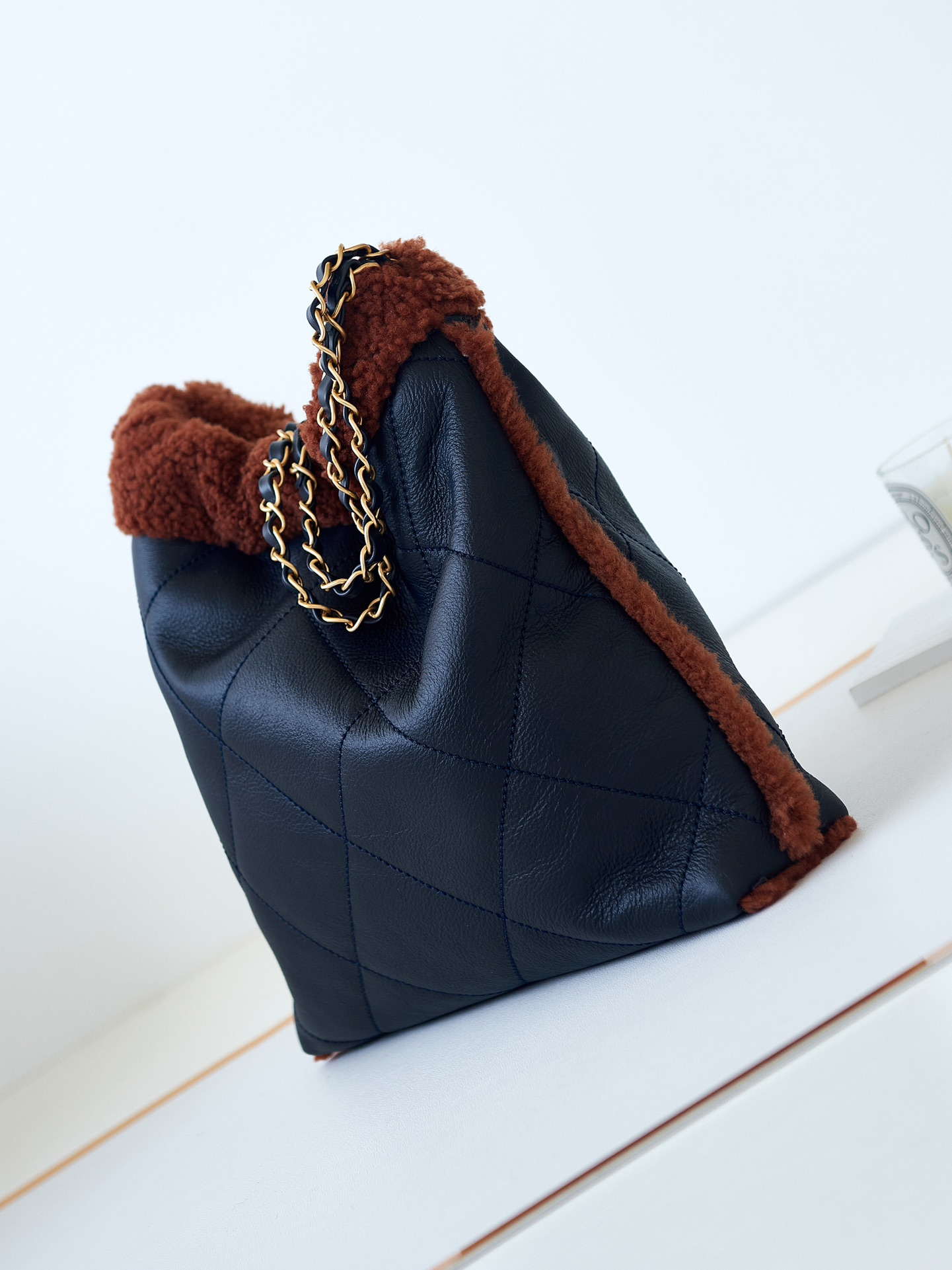 chanel-22-as3260-small-handbag-black-calfskin-wiht-brown-wool-gold-002-luxibags.ru