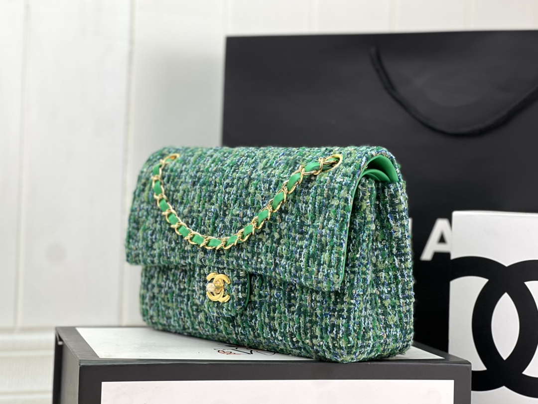 chanel-a01112-flap-classic-handbag-woolen-gold-tone-metal-green-002-luxibags.ru