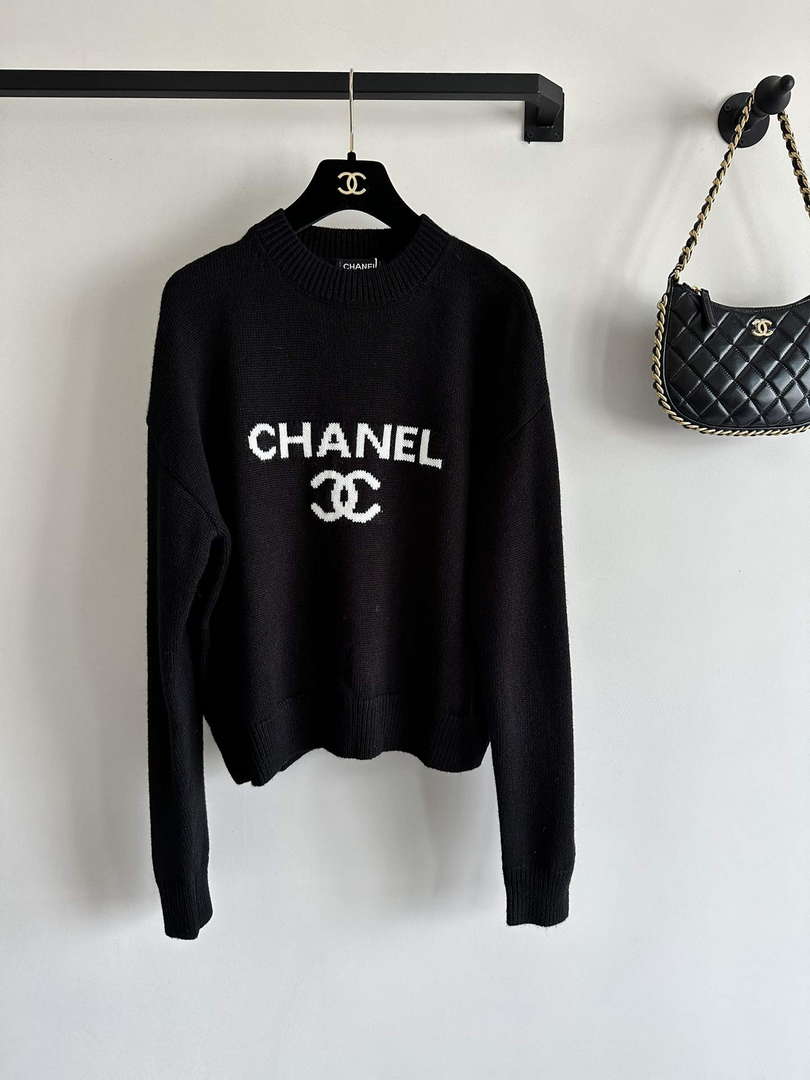 chanel-womens-fashion-clothing-sweater-cc69142-1-luxibags.ru