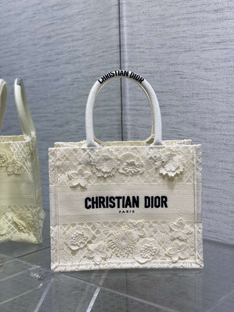 dior-m1265-small-book-tote-embroidery-with-3d-macrame-effect-m9620-001-luxibags.ru