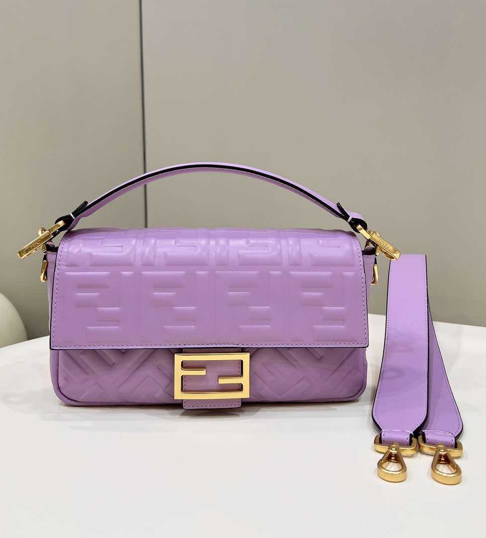 fendi-8br600-baguette-medium-leather-0135m-purple-bag-001-luxibags.ru