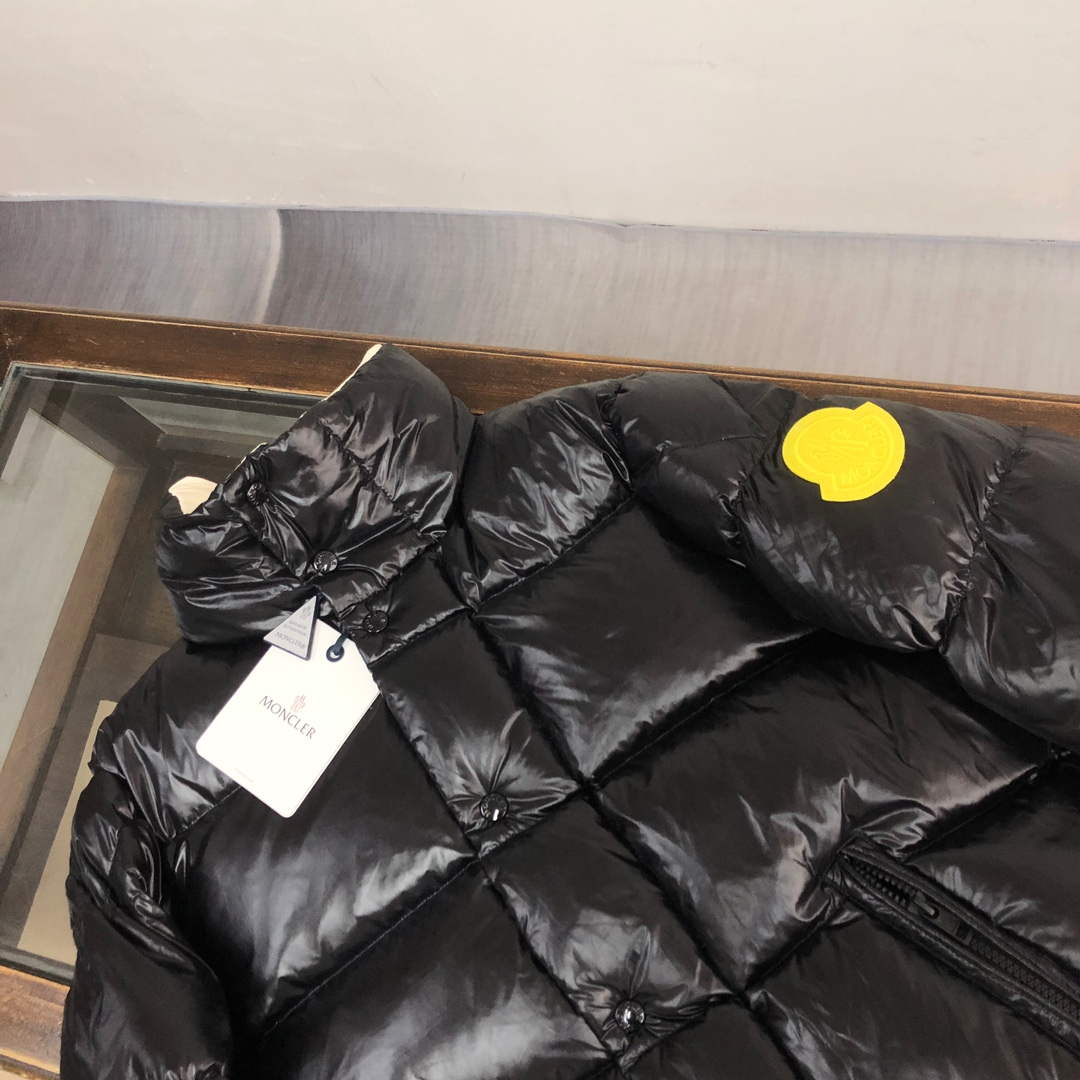 moncler-short-classic-down-jacket-m68734-2-luxibags.ru