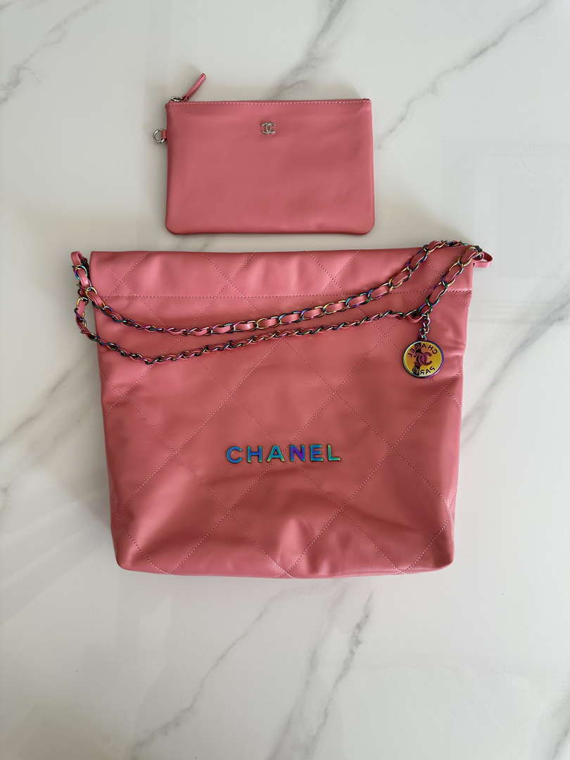 chanel-22-as3260-small-handbag-shiny-calfskin-pink-symphony-hardware-001-luxibags.ru