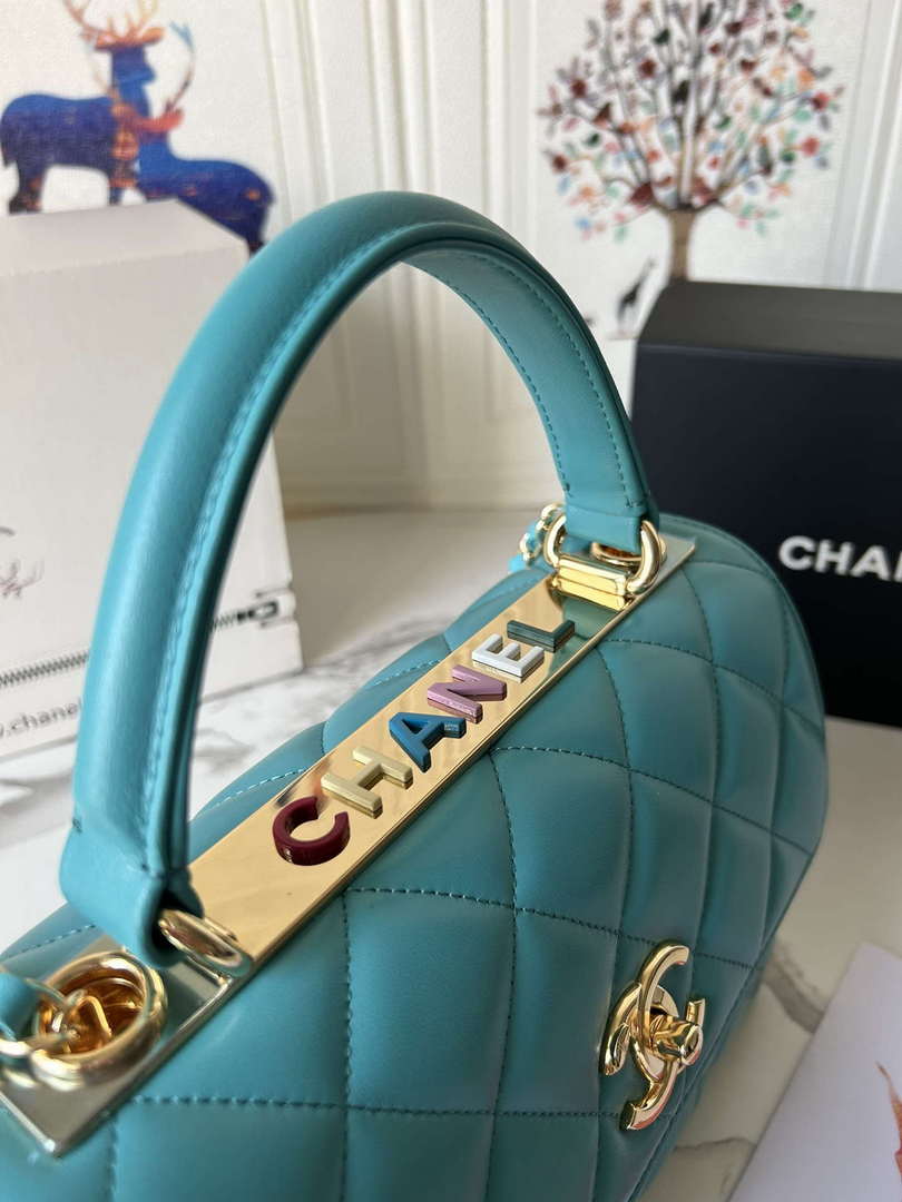 chanel-trendy-24c-flap-bag-with-top-handle-lambskin-bag-a92236-blue-multicolor-logo-004-luxibags.ru