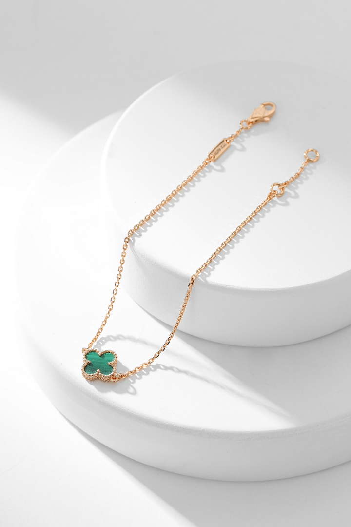 van-cleef-arpels-sweet-alhambra-bracelet-vca11234-rose-gold-3-luxibags.ru