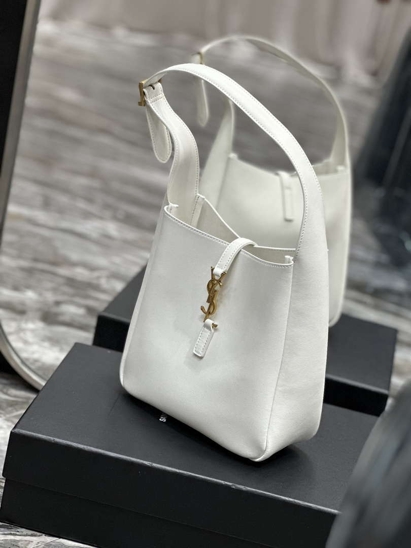 ysl-713938-le-5-a-7-supple-small-in-grained-leather-white-003-luxibags.ru