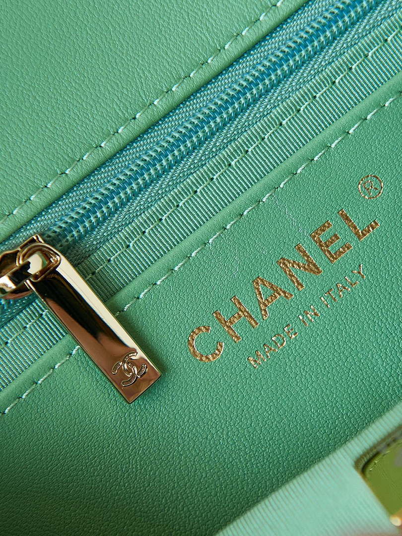 chanel-as3783-small-flap-bag-23p-lambskin-gold-tone-metal-18-5-cm-green-08-luxibags.ru
